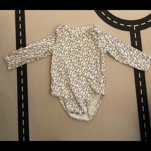VGUC Noppies onesie 4-6 months